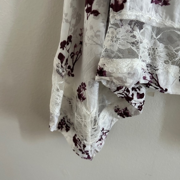 EUC Intimately Free People White Floral Flowy Top w Crochet Edges Size Large - Picture 2 of 5